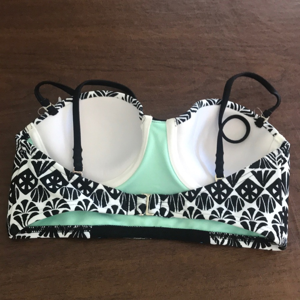 Bikini Set - Picture 2 of 6